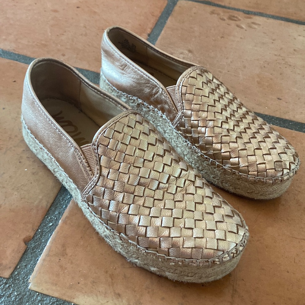 Sam Edelman rose gold sneakers